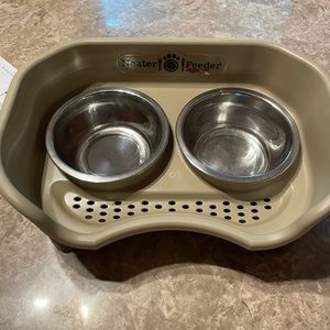 Pet bowl feeder
